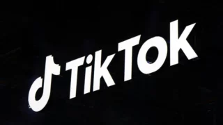 tiktok modalità scura come attivare